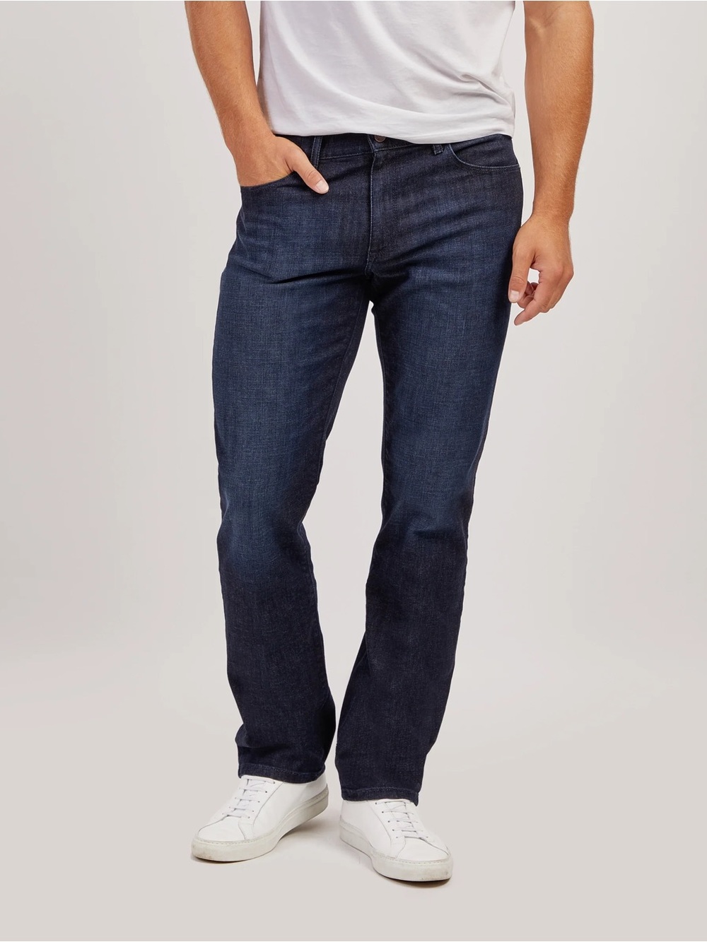 NWOT Mott & Bow Straight Crosby Jeans in Medium Dark Blue 33x32